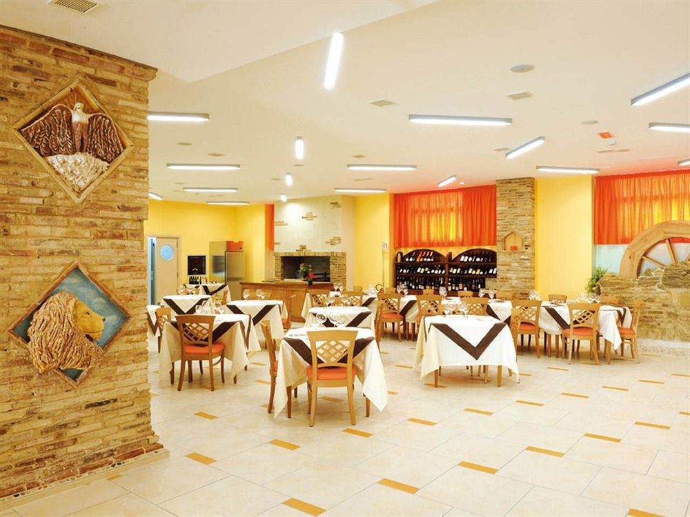 Hotel Cristina Rocca San Giovanni Extérieur photo