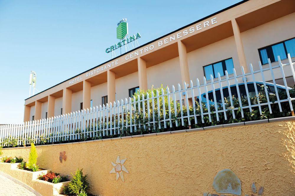 Hotel Cristina Rocca San Giovanni Extérieur photo